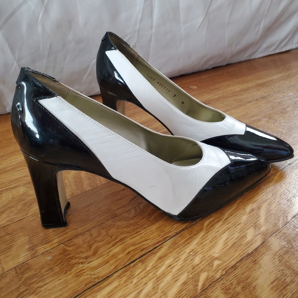 RETRO STYLE HEELS